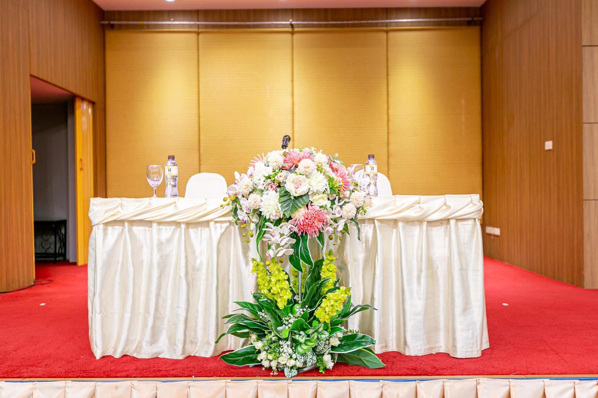 Grand Ratchapruek Hotel Pak Kret Eksteriør bilde